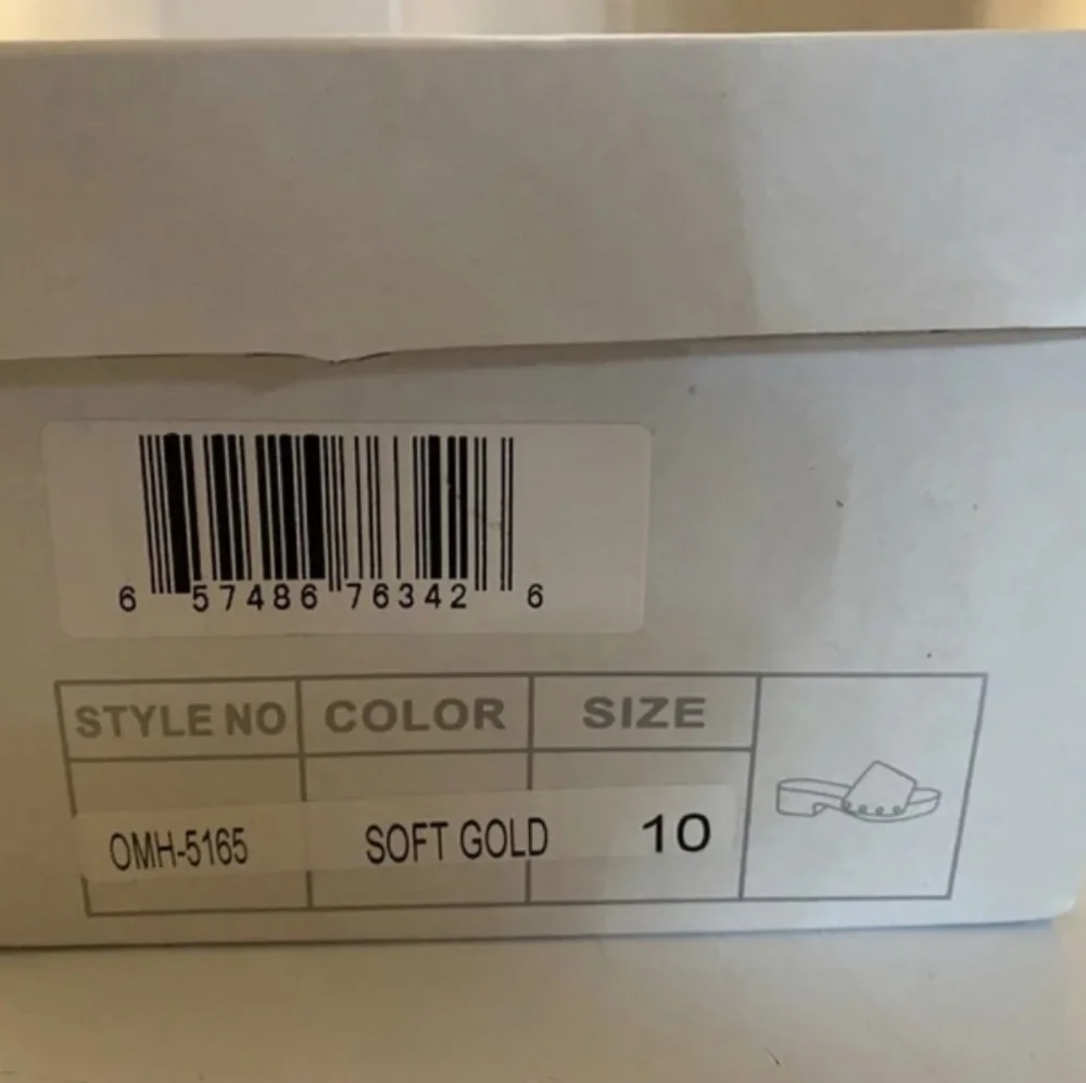 Sandals - Picture 9 of 9